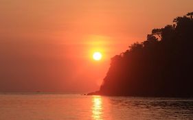 Coconut Beach Bungalows & Warung 2