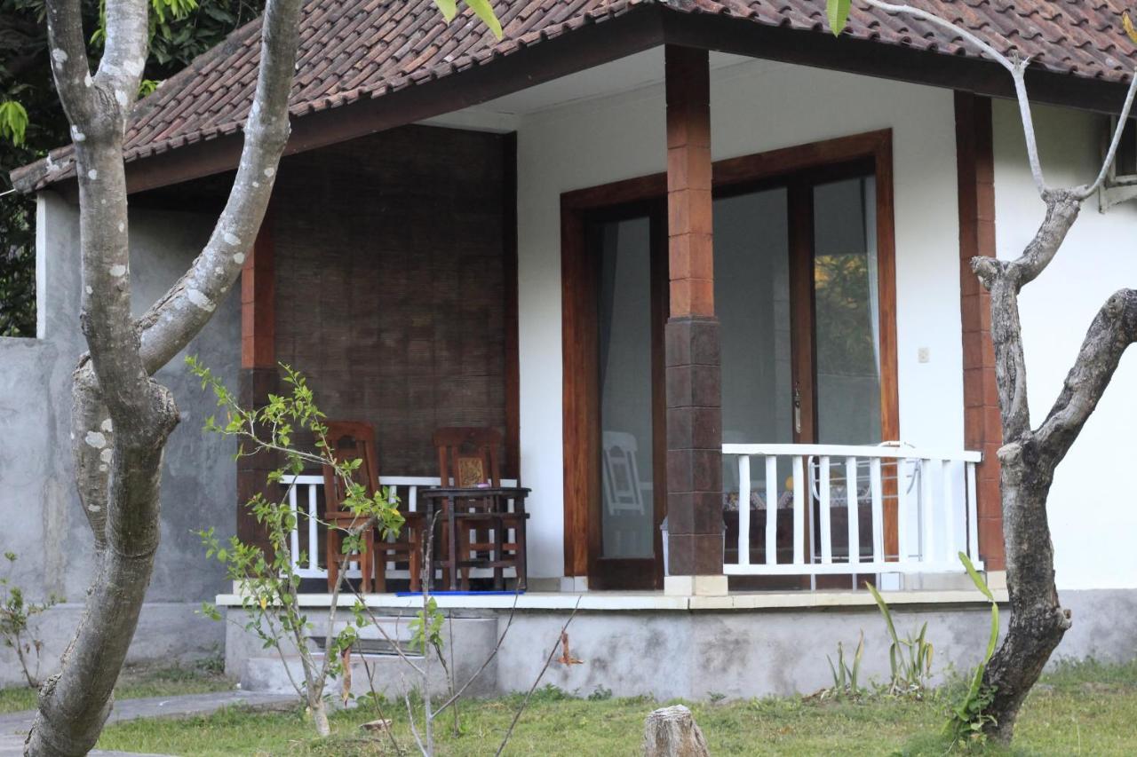 Coconut Beach Bungalows & Warung 2 Amed Exteriör bild