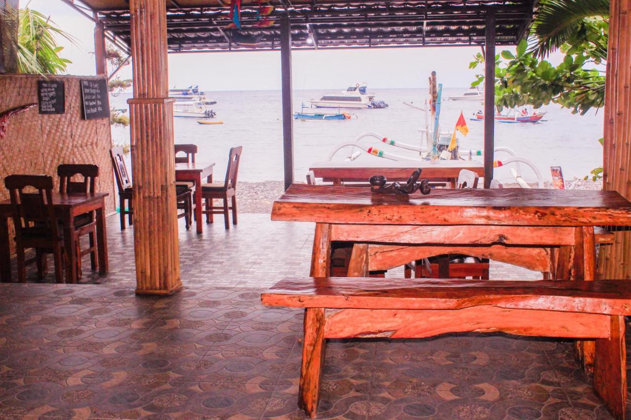 Coconut Beach Bungalows & Warung 2 Amed Exteriör bild